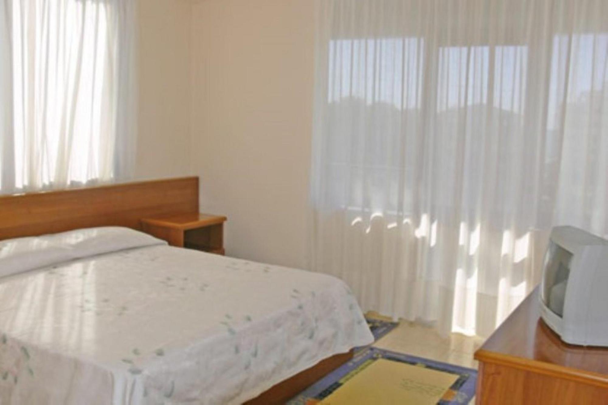 Akropoli Hotel Kryemëdhej Rum bild