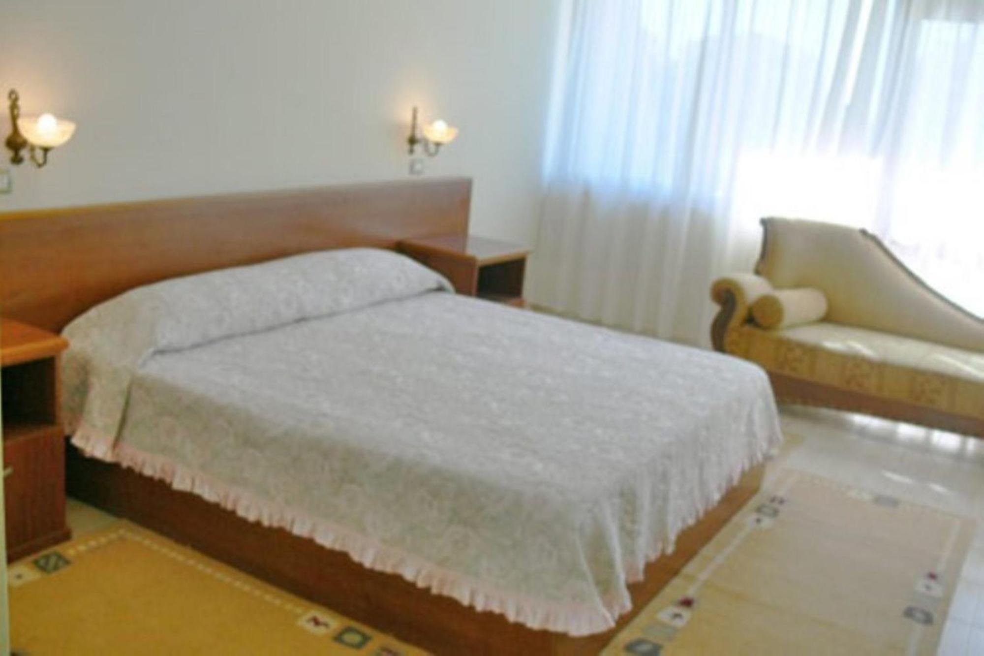 Akropoli Hotel Kryemëdhej Rum bild