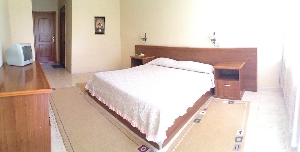 Akropoli Hotel Kryemëdhej Rum bild