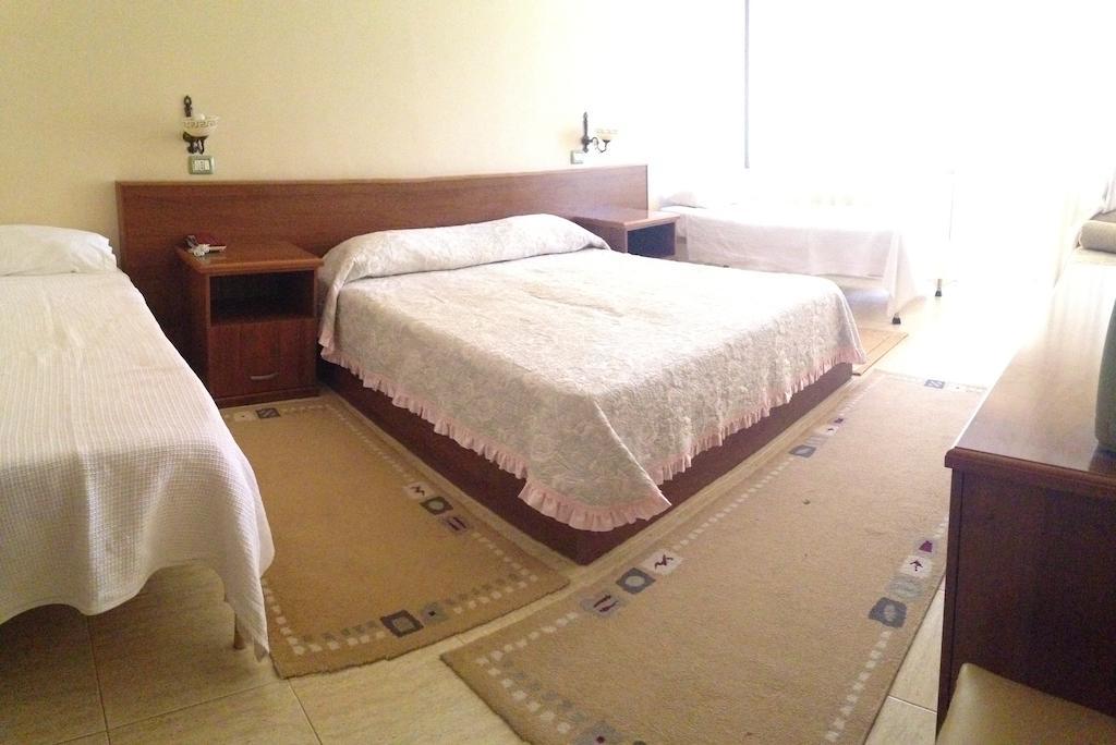 Akropoli Hotel Kryemëdhej Rum bild